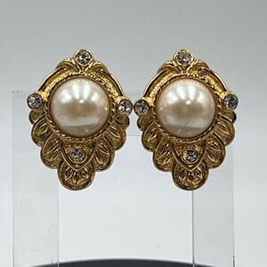 Vintage‎ KJL for Avon "Renaissance Collection" Faux Pearl Clip On Earrings